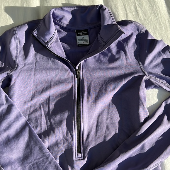 Nike Long Sleeve Half Zip Pullover Sweater Lightweight Athleisure - Picture 2 of 10